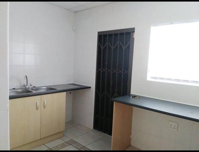 3 BEDROOM HOUSE RENTED IN THEESCOMBE